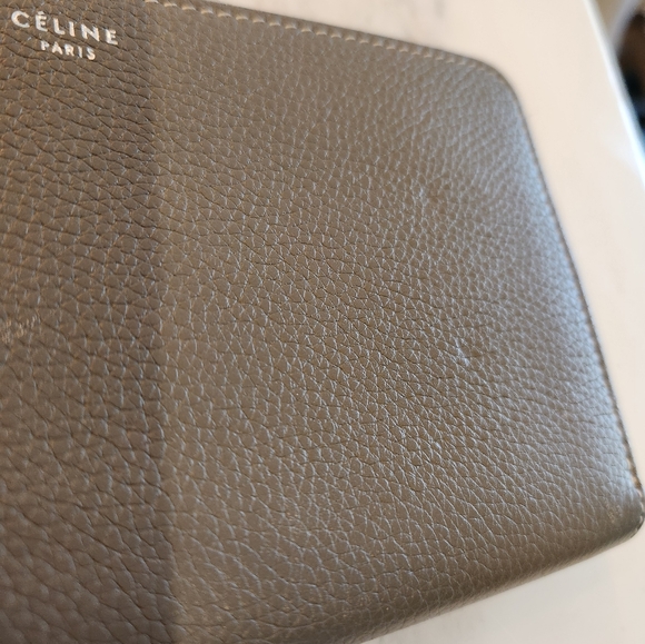 Celine Wallet in EUC...look at that crispy yellow interior! Gorgeous! $1,200 new - Picture 12 of 16